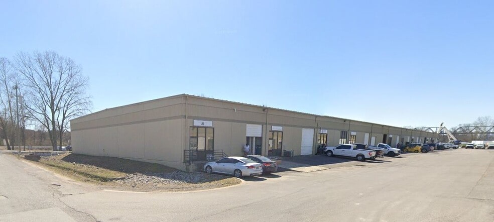 207 River Hills Dr, Nashville, TN for lease - Building Photo - Image 1 of 2