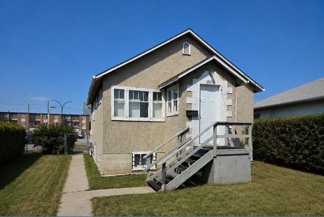 More details for 4914 50 Av, Red Deer, AB - Office for Sale