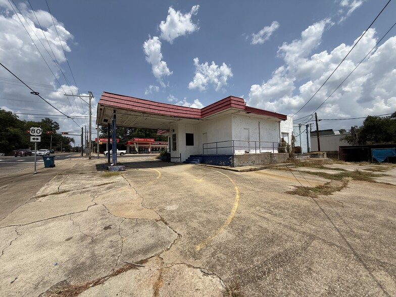 100 E Upshur Ave, Gladewater, TX for sale - Building Photo - Image 2 of 26