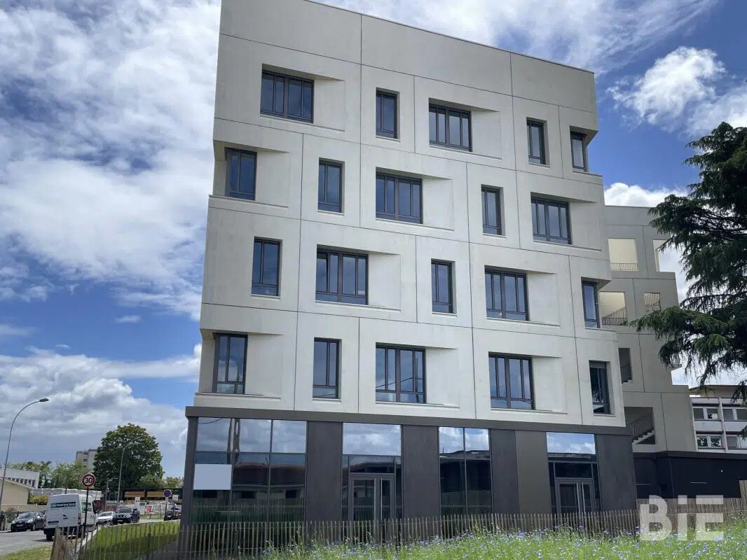 Multifamily in Bègles for sale Building Photo- Image 1 of 3