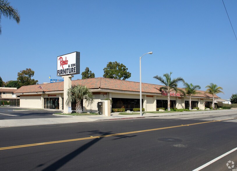 921-927 E Ventura Blvd, Oxnard, CA à vendre - Photo du bâtiment - Image 2 de 8