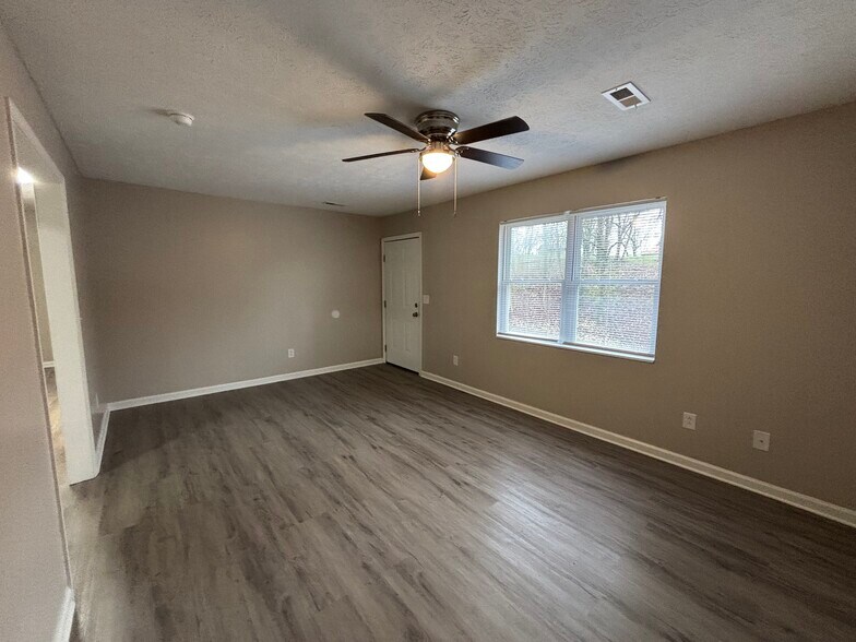 209 Cemetary Ln, Jonesborough, TN for sale - Building Photo - Image 3 of 11