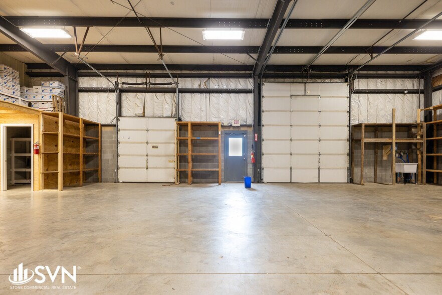 780 Enterprise Dr, Lexington, KY à louer - Photo du bâtiment - Image 3 de 12