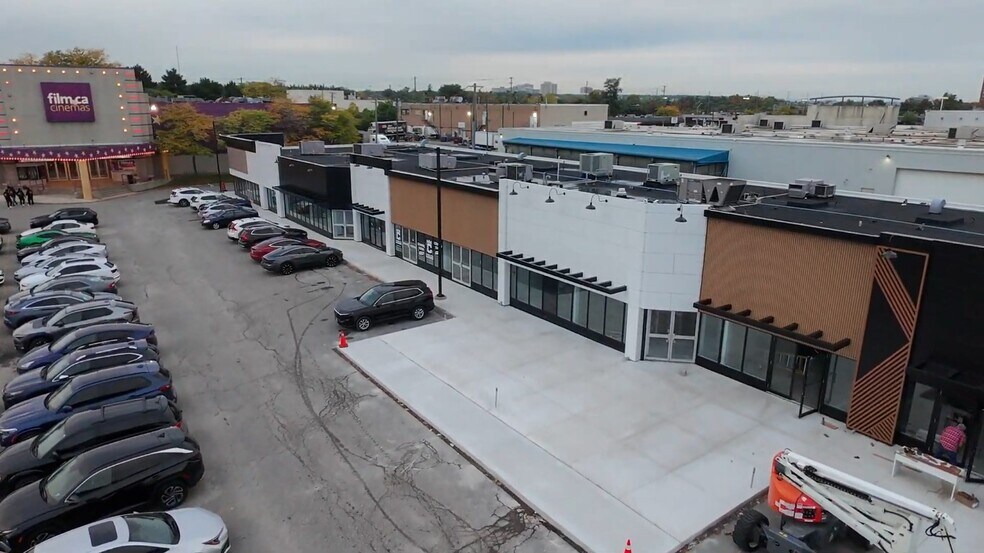 171 Speers Rd, Oakville, ON à louer - Photo du bâtiment - Image 3 de 6