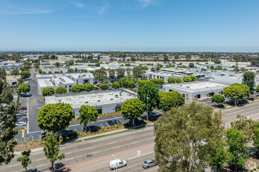 2730 S Harbor Blvd, Santa Ana, CA for lease - Aerial - Image 3 of 6