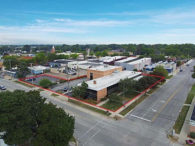 311 Woodworth Ave, Alma, MI à vendre - Photo principale - Image 1 de 48