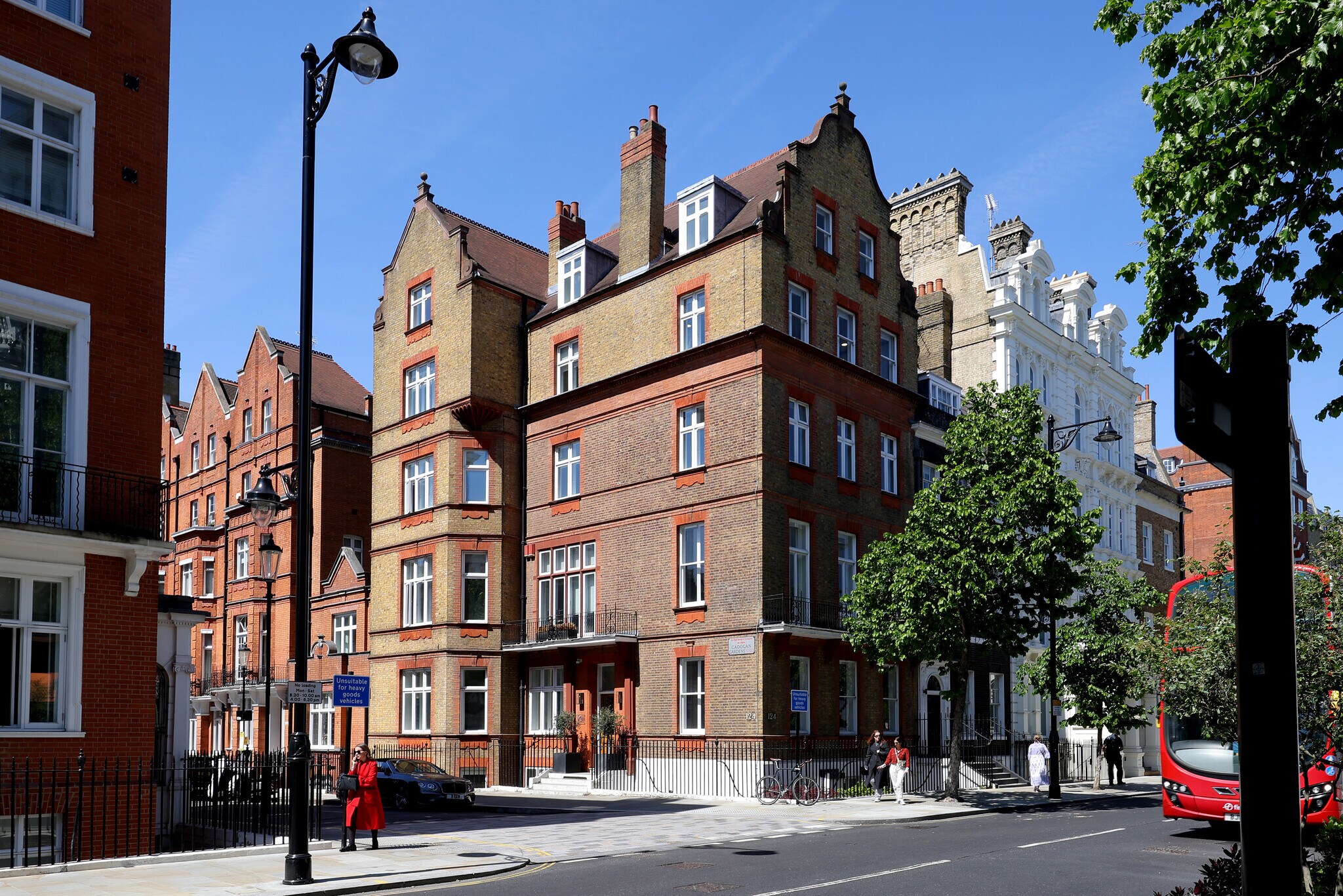 124 Sloane St, Londres à louer Photo principale- Image 1 de 11