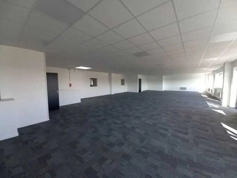 Flex in Marignane for sale - Interior Photo - Image 3 of 10