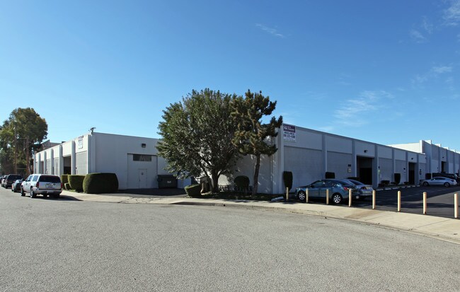 Plus de détails pour 20806 Plummer St, Chatsworth, CA - Local d'activités à louer