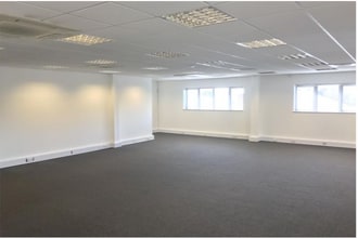 Segensworth Rd, Fareham for lease Building Photo- Image 2 of 5