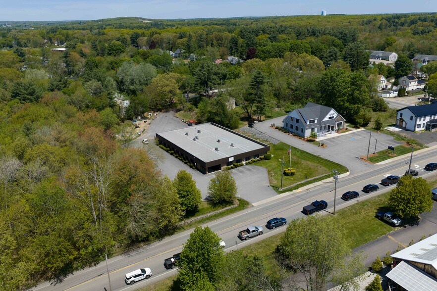 138 Hartford Ave, Hopedale, MA à louer - Photo du bâtiment - Image 2 de 3