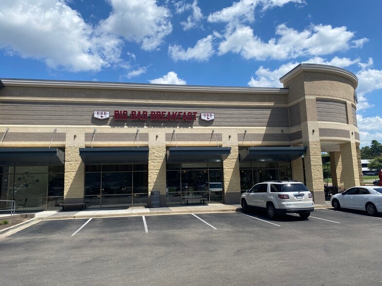 6450 Poplar Ave, Memphis, TN for lease - Building Photo - Image 3 of 5