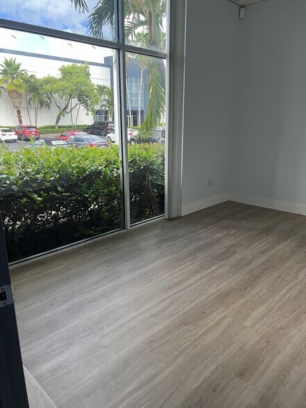 7620 NW 25th St, Miami, FL à louer - Photo intérieure - Image 3 de 26