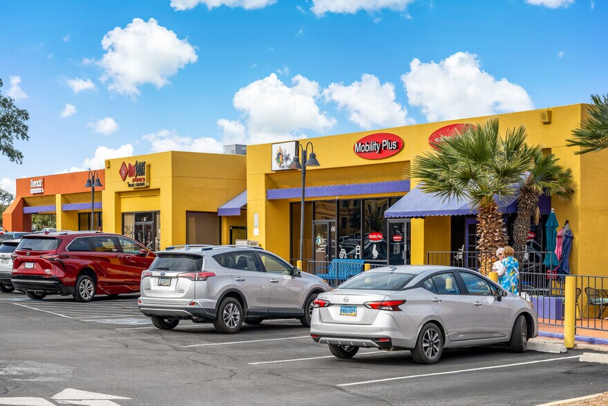 101-126 S La Canada Dr, Green Valley, AZ à louer - Photo du bâtiment - Image 3 de 13