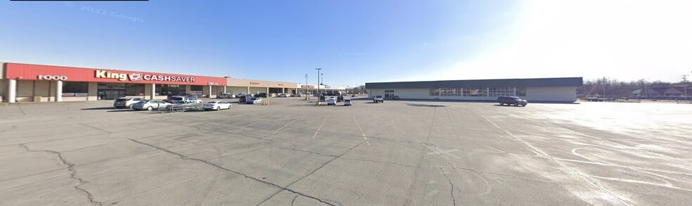 2110 Broadway Ave, Parsons, KS for lease - Building Photo - Image 2 of 4