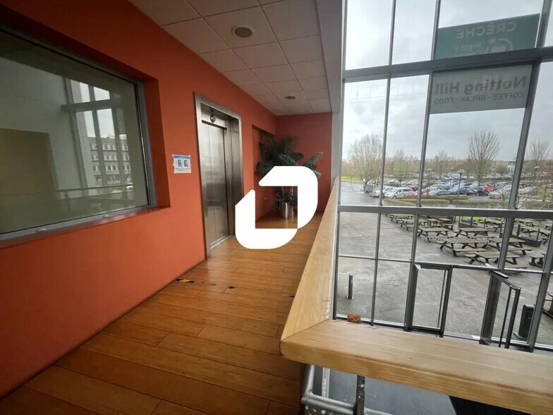 Commerce de détail dans VILLENEUVE-D'ASCQ à louer - Photo du bâtiment - Image 2 de 10