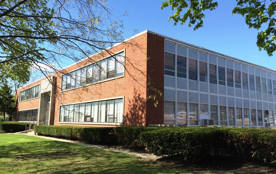 7300 N Cicero Ave, Lincolnwood, IL for lease - Primary Photo - Image 2 of 11
