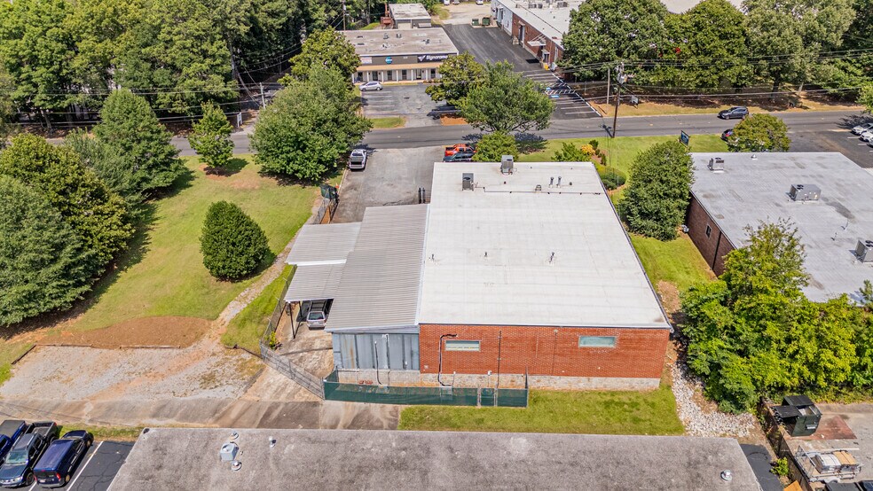 218 Laredo Dr, Decatur, GA à vendre - Photo du bâtiment - Image 2 de 14
