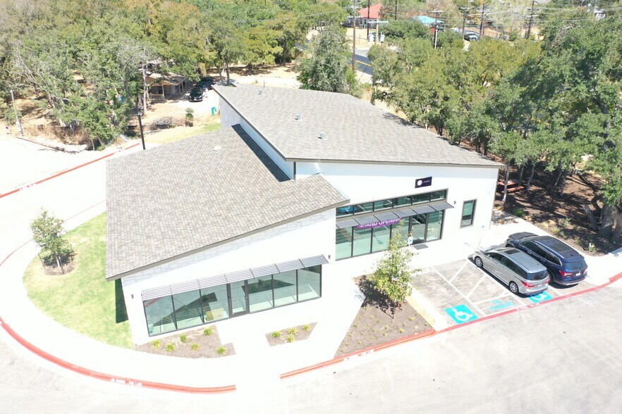 1721 Sam Bass Rd, Round Rock, TX à louer - Photo du bâtiment - Image 2 de 6