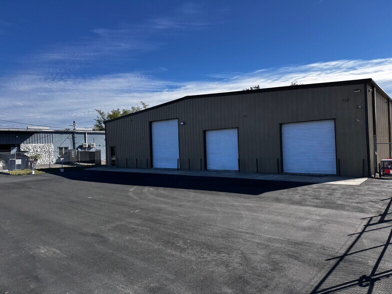 4169 Hillsborough Ave, Tampa, FL à louer - Photo du bâtiment - Image 2 de 12
