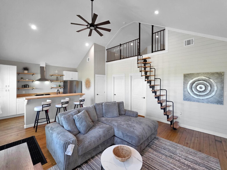 1021 Sunset Cir, Crystal Beach, TX for sale - Building Photo - Image 3 of 8