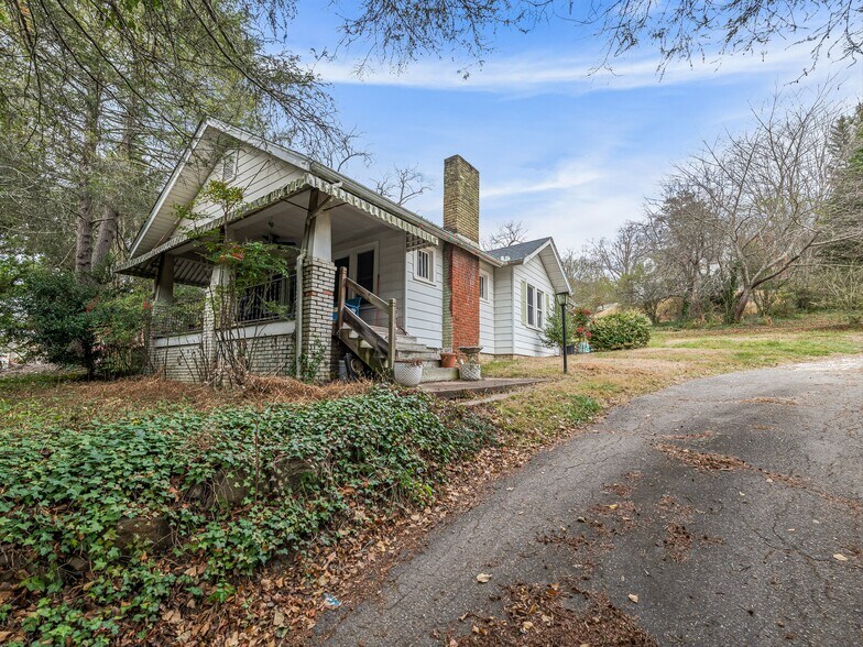 103 Weaverville Rd, Woodfin, NC à vendre - Photo du bâtiment - Image 3 de 44