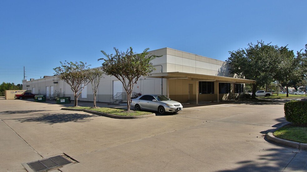 10780-10798 Kempwood Dr, Houston, TX à louer - Photo du bâtiment - Image 3 de 5