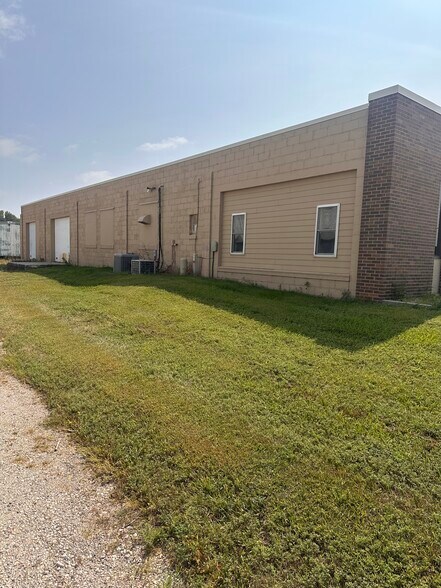 2502 Highway Blvd, Spencer, IA à vendre - Photo du bâtiment - Image 2 de 6