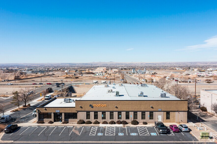 5741 Midway Park Pl NE, Albuquerque, NM à louer - Aérien - Image 2 de 4