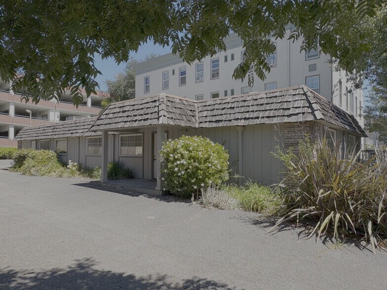 528 B St, Santa Rosa, CA à vendre - Photo du bâtiment - Image 2 de 22