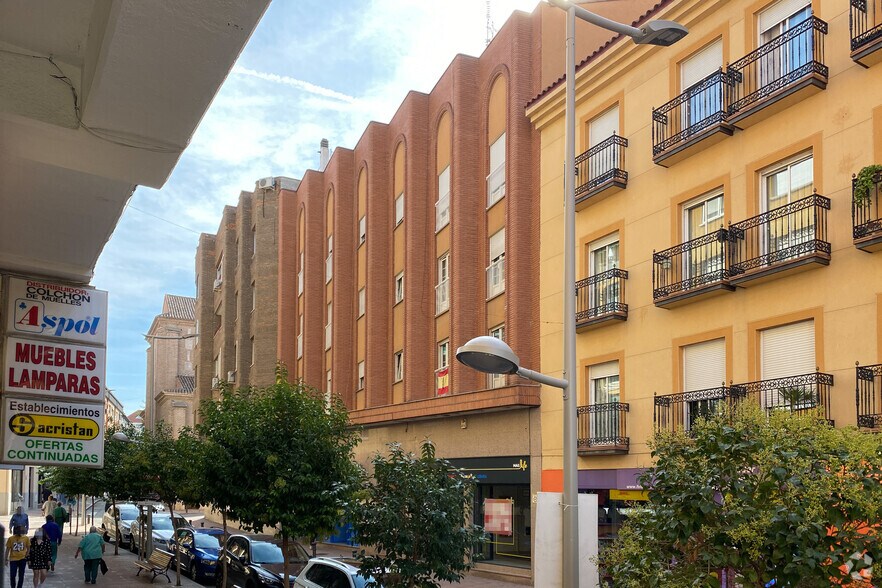 Calle Juan de la Cierva, 7, Arganda del Rey, Madrid à vendre - Photo du bâtiment - Image 2 de 2