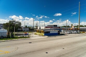 2200 NW 22nd Ave, Miami, FL for lease Interior Photo- Image 1 of 6