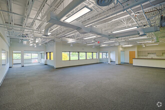 465 Waverley Oaks Rd, Waltham, MA for lease Interior Photo- Image 2 of 6