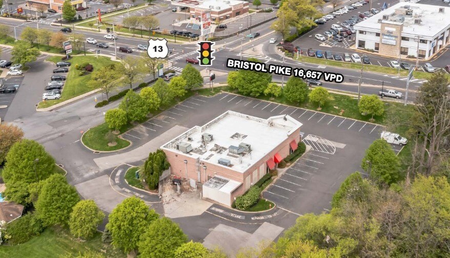 1369 Bristol Pike, Bensalem, PA à louer - Photo du bâtiment - Image 3 de 8