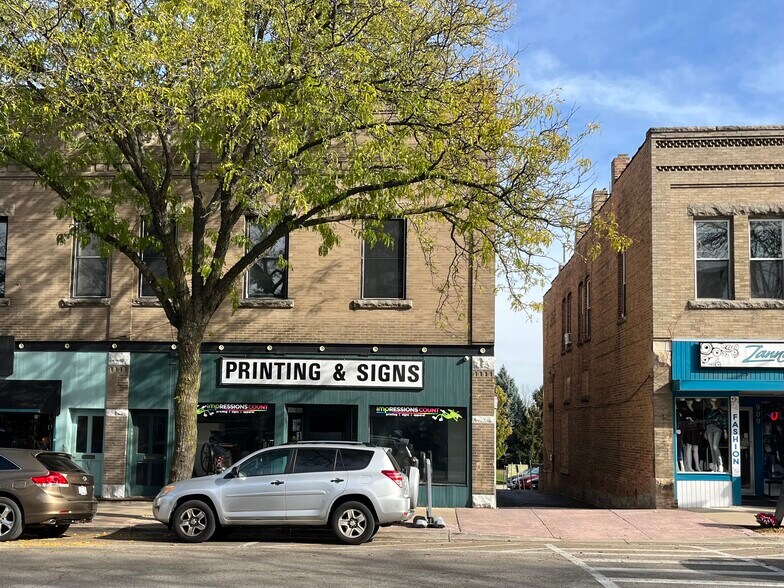 907 Main St, Antioch, IL for lease - Primary Photo - Image 1 of 3