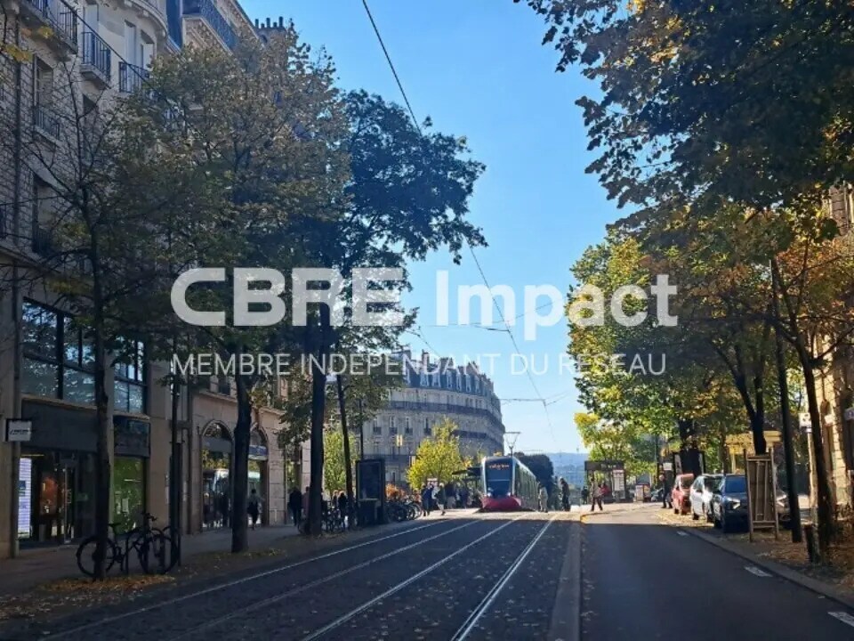Commerce de détail dans Dijon à louer Photo du bâtiment- Image 1 de 6