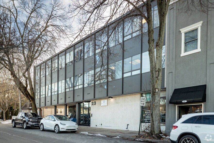 23 Green St, Huntington, NY à louer - Photo du bâtiment - Image 3 de 6