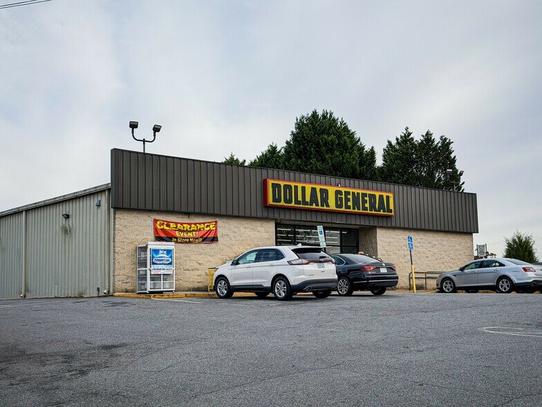 6568 N NC Highway 16, Conover, NC à vendre - Photo du bâtiment - Image 2 de 5