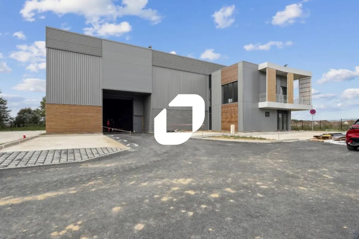 Flex in Chanteloup-en-Brie for lease Building Photo- Image 1 of 14