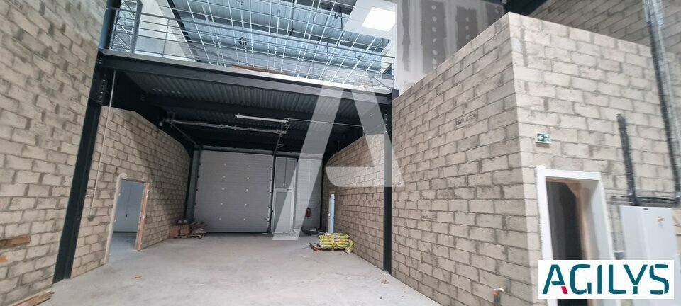 89 Rue De L'Innovation, Moissy-Cramayel for sale - Interior Photo - Image 3 of 11