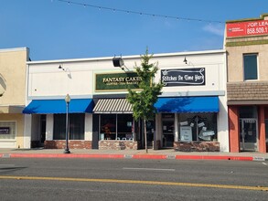 16525-16531 Bellflower Blvd, Bellflower, CA for lease Building Photo- Image 1 of 1