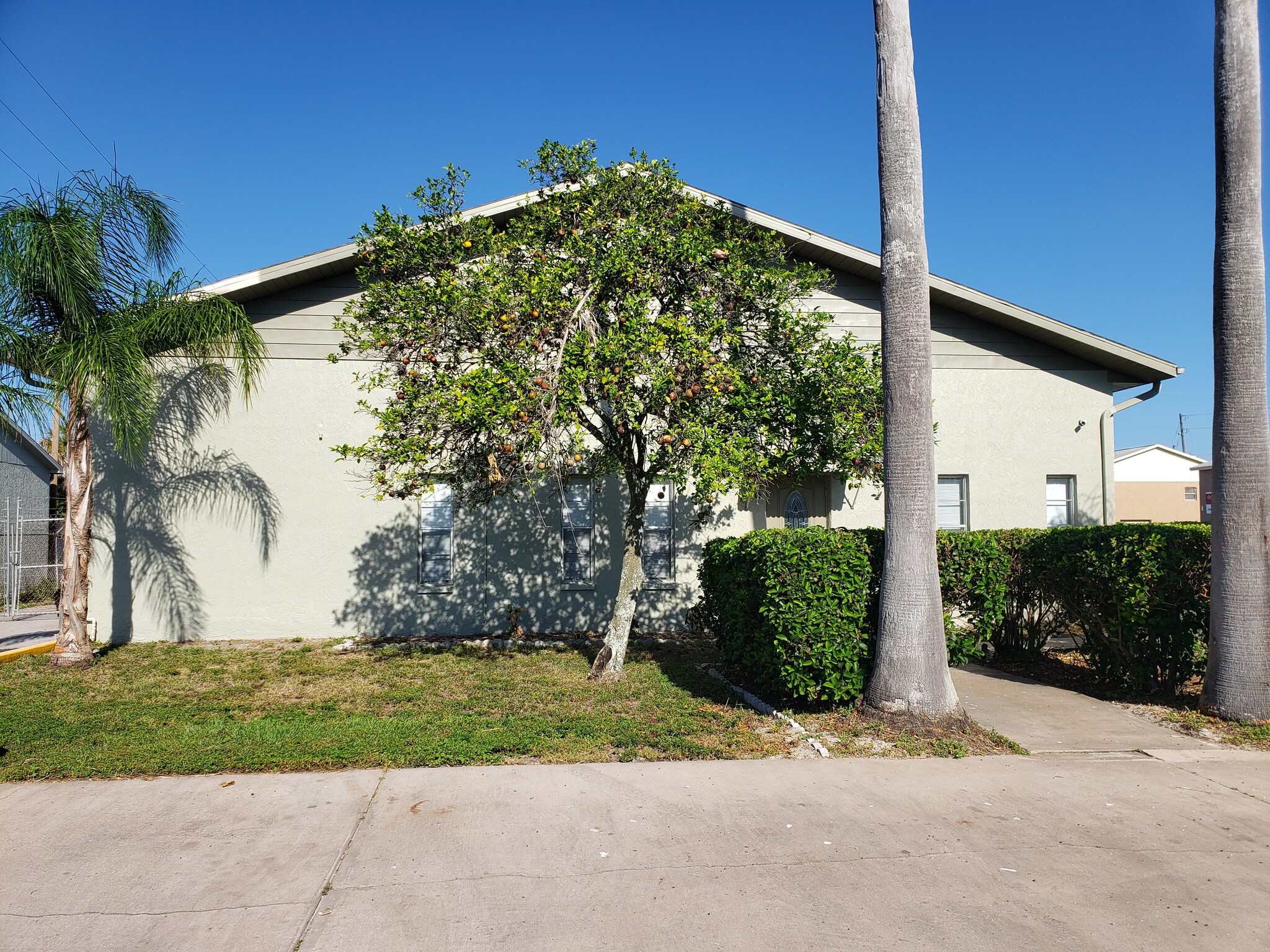 8249 Kristel Cir, Port Richey, FL for lease Building Photo- Image 1 of 12