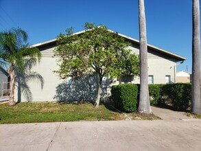 8249 Kristel Cir, Port Richey, FL for lease Building Photo- Image 1 of 12