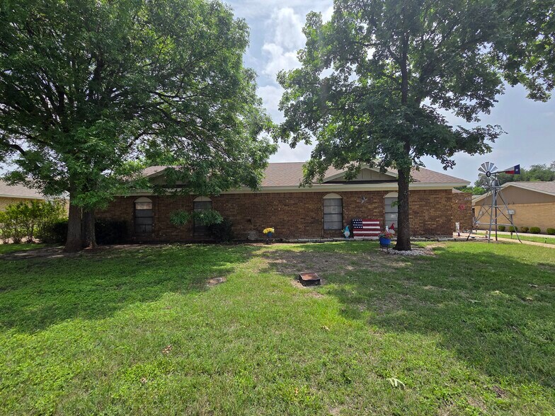 1713-1715 Forest Trl, Temple, TX à vendre - Photo principale - Image 1 de 10