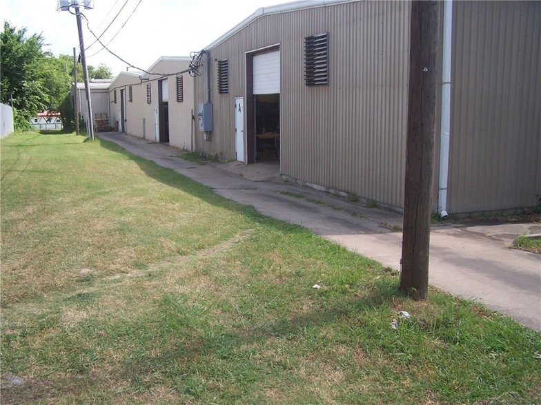 106 NW 17th St, Grand Prairie, TX for lease - Building Photo - Image 2 of 15