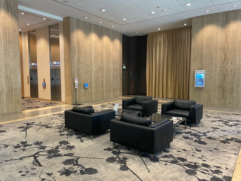 2033 6th Ave, Seattle, WA à louer - Hall d’entrée - Image 3 de 7