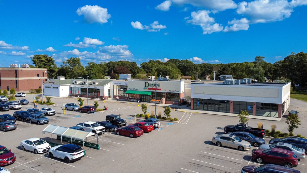 2574 W Shore Rd, Warwick, RI for lease - Building Photo - Image 2 of 14