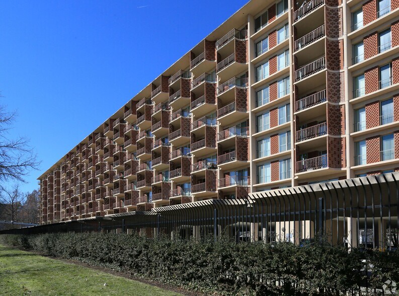 101-103 G St SW, Washington, DC à vendre - Photo du bâtiment - Image 3 de 69