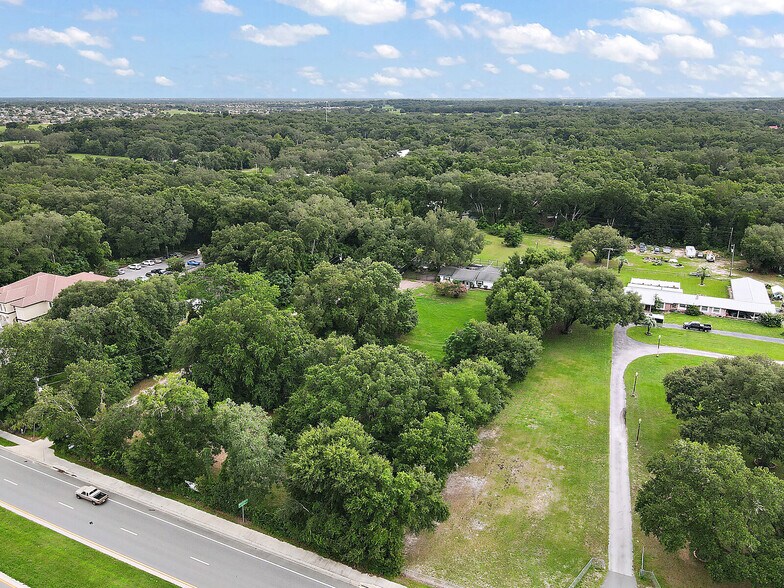 635 CR 466A, Fruitland Park, FL à vendre - Photo du bâtiment - Image 3 de 26