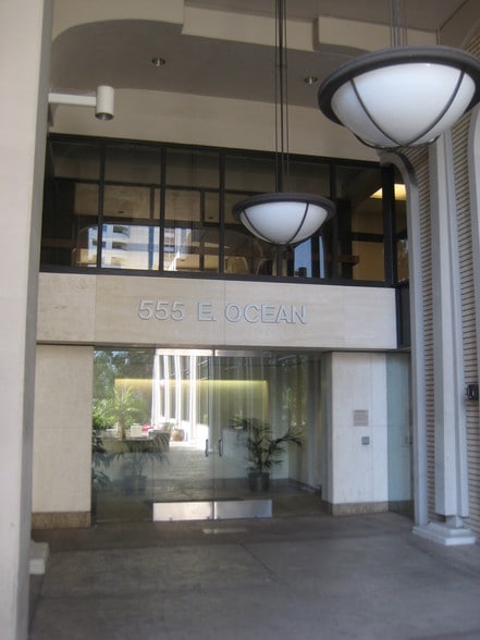 555 E Ocean Blvd, Long Beach, CA for lease - Building Photo - Image 3 of 10